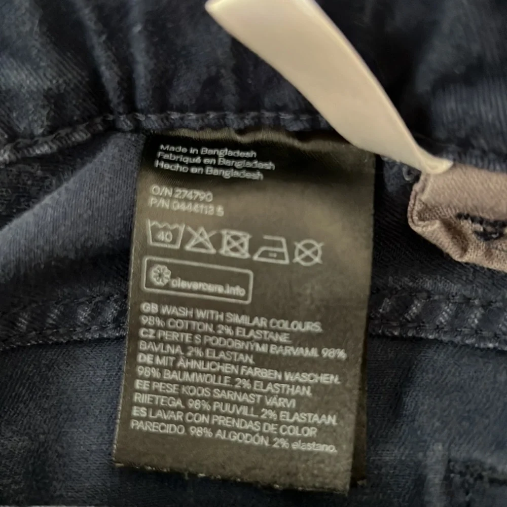 H&M girls stretch blue jeans. Size 6/7